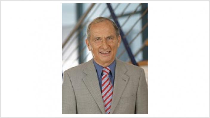Dr. Walter Konrad